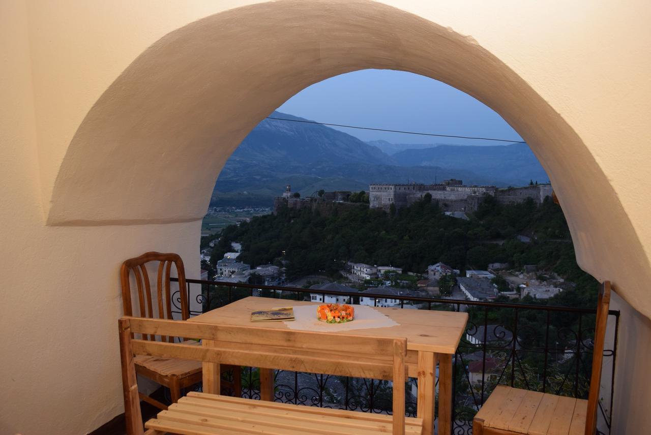 Gjirokastër Guest House Salaria מראה חיצוני תמונה