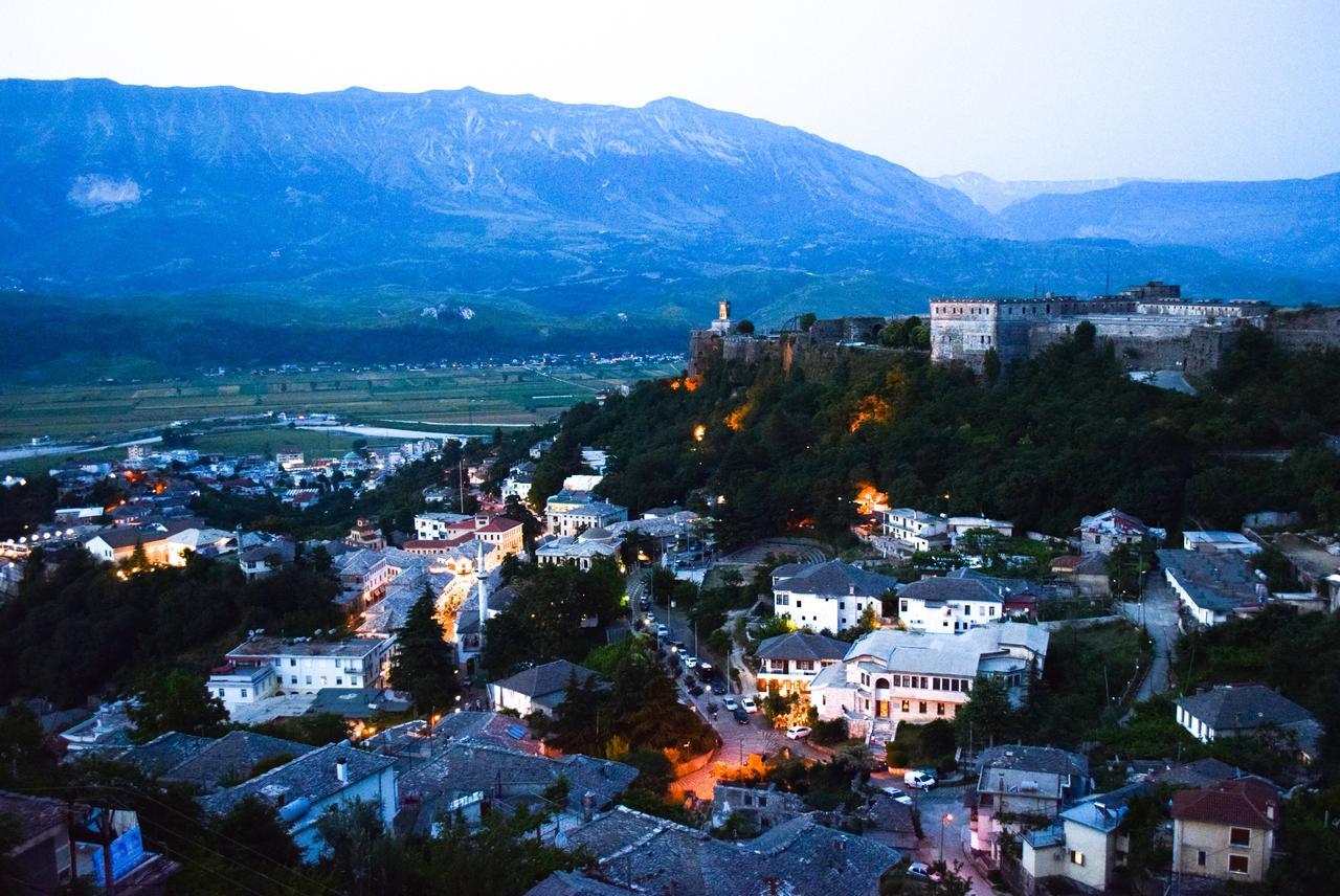 Gjirokastër Guest House Salaria מראה חיצוני תמונה