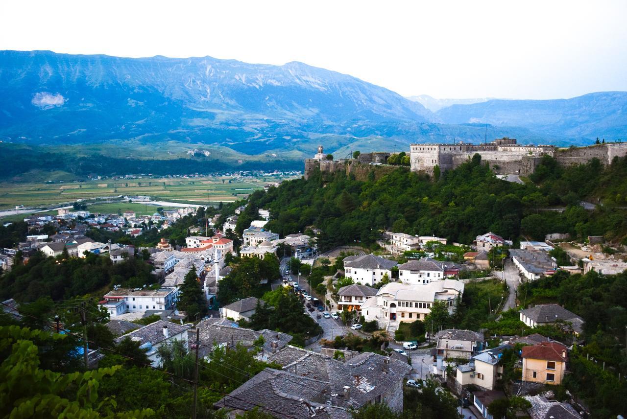 Gjirokastër Guest House Salaria מראה חיצוני תמונה