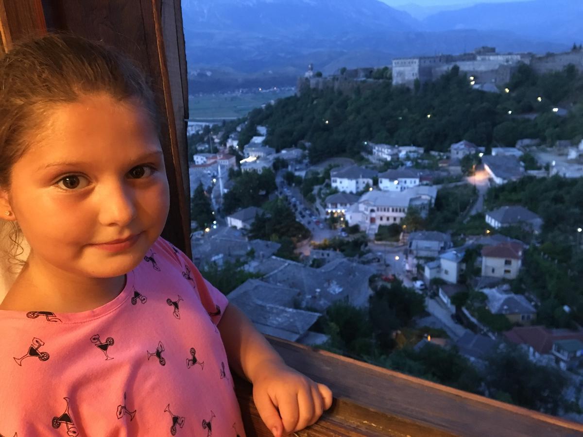 Gjirokastër Guest House Salaria מראה חיצוני תמונה